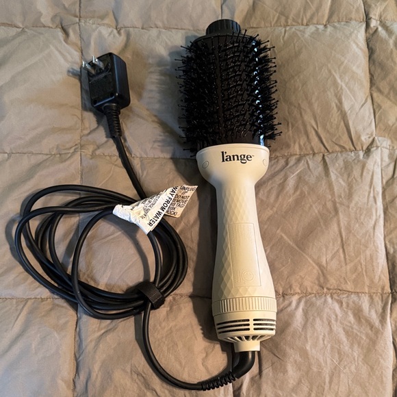 L’ange Le Volume Brush Dryer in Shadow - Picture 2 of 7